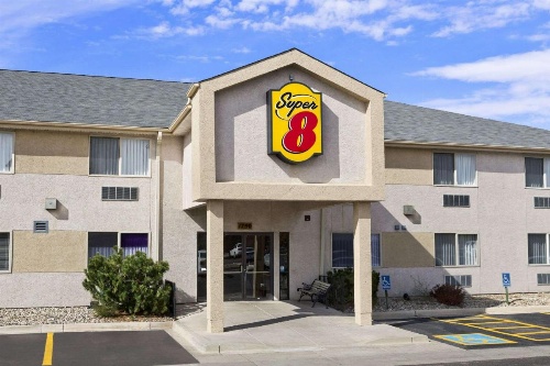 Super 8 by Wyndham Colorado Springs Airport image 4
